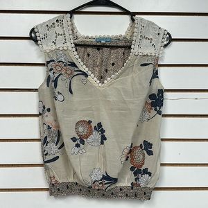 LeifNote Blouse great condition size Small